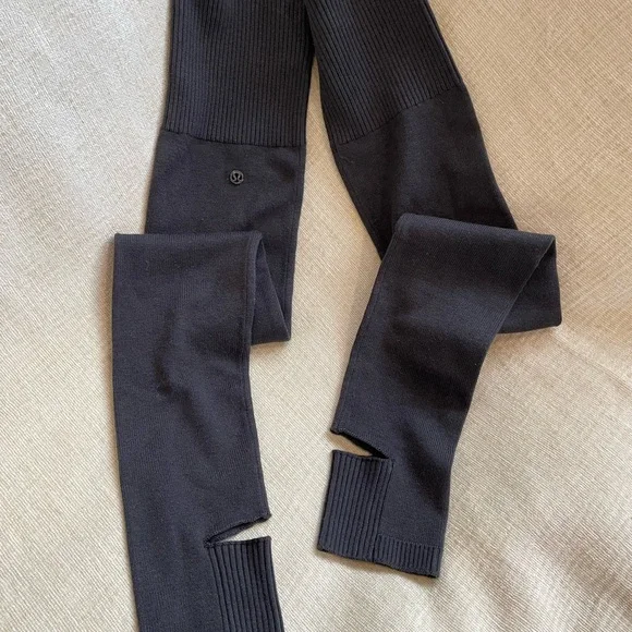 NEW Lululemon convertible Leg Warmers - Picture 3 of 14